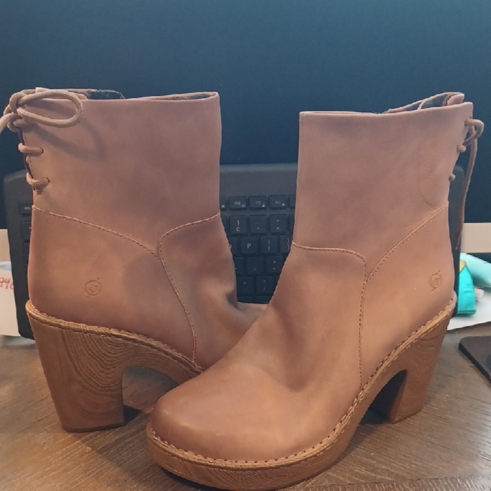 NEW BORN Capella Mid Calf Platform Leather Back Lace Up Boots SZ 10